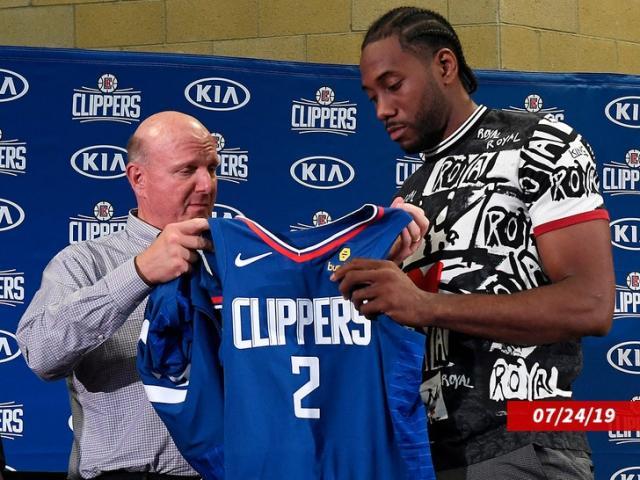 开云入口-2025NBA第一大瓜！小卡躺赚2800万的合同有多离谱？